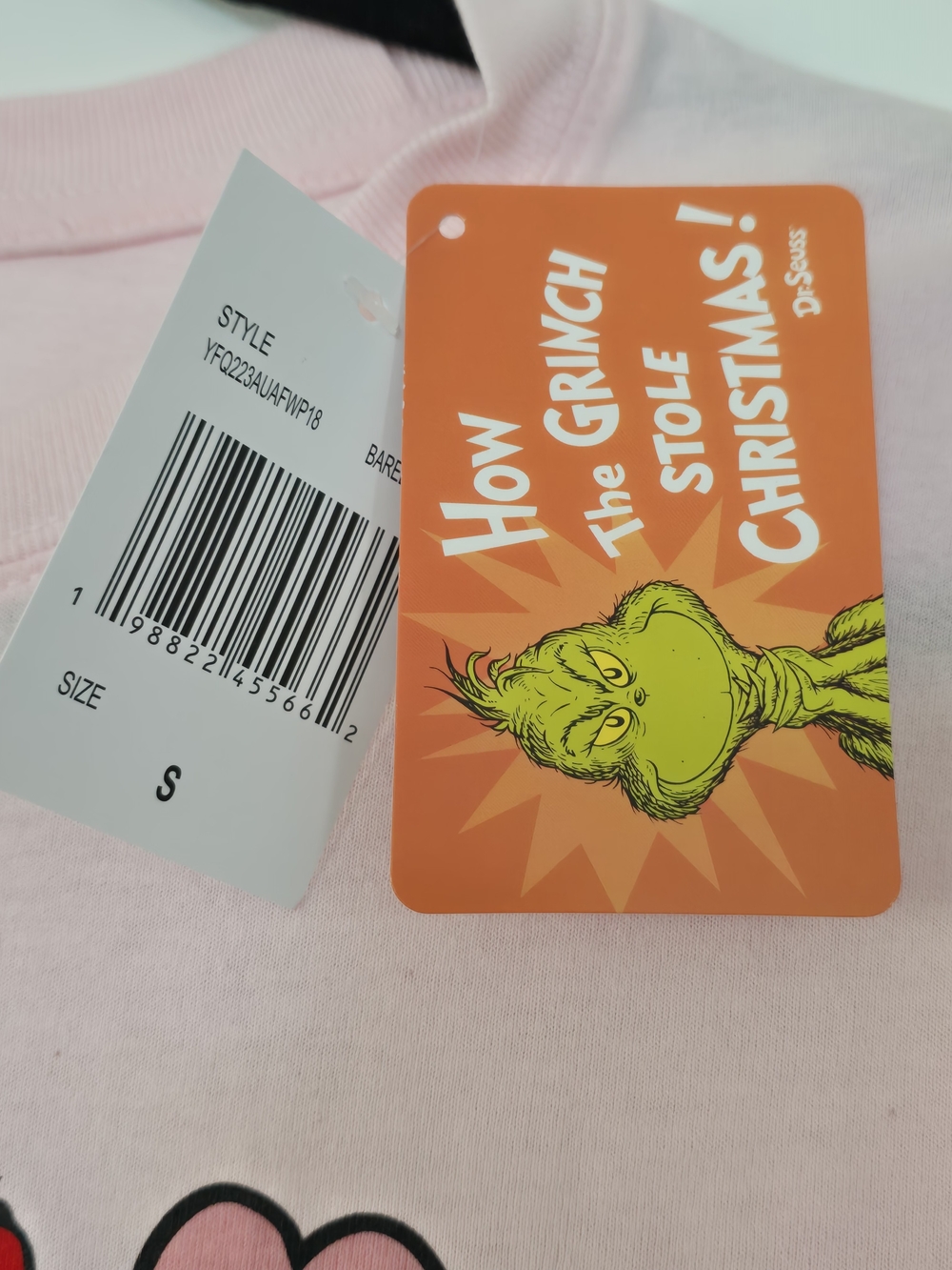Dr. Seuss The Grinch Cindy Lou Who & Max Pink Graphic T-Shirt NWT Size S Holiday - Picture 3 of 7